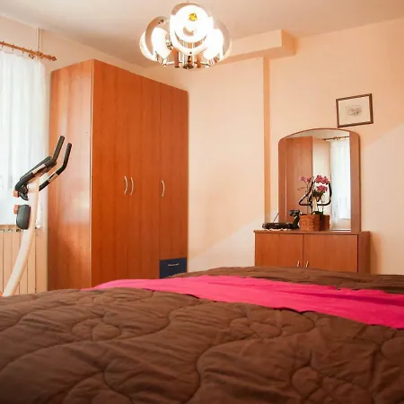 And Natasa 1 Apartment